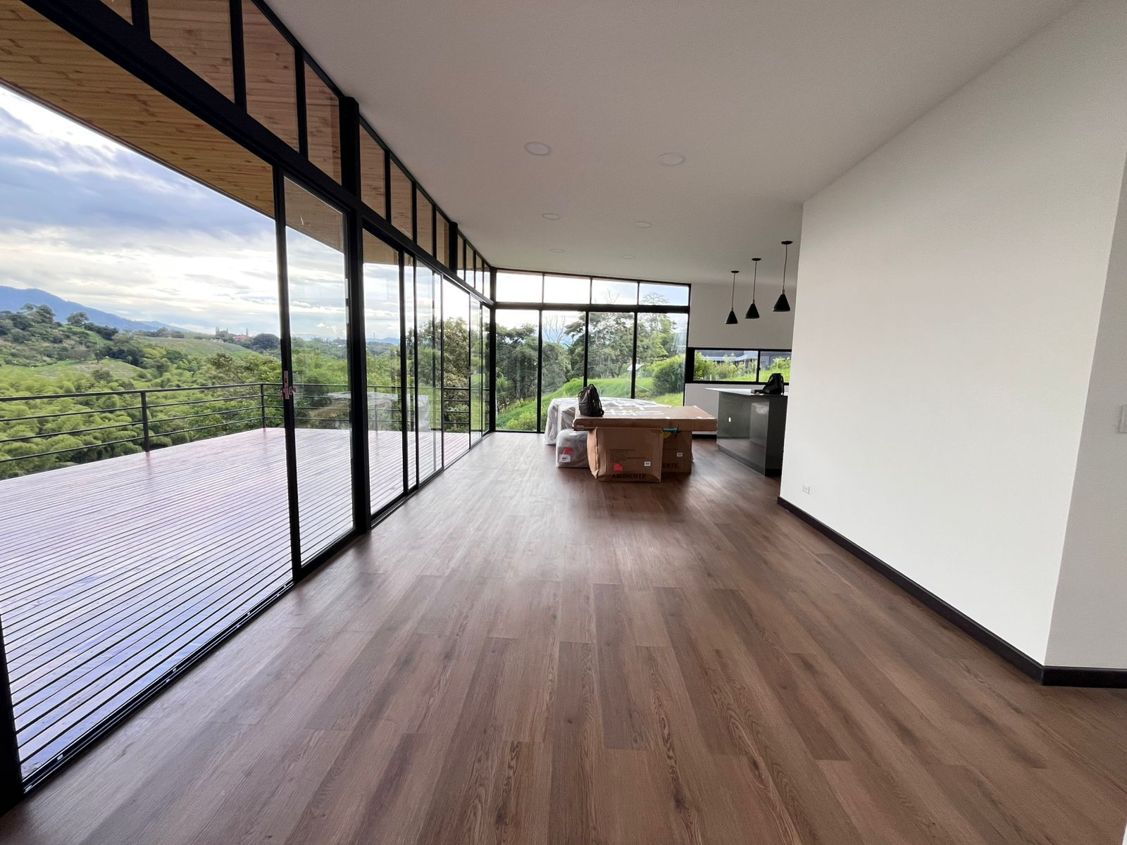 Materiales exclusivos, carpintería a medida y diseño interior premium